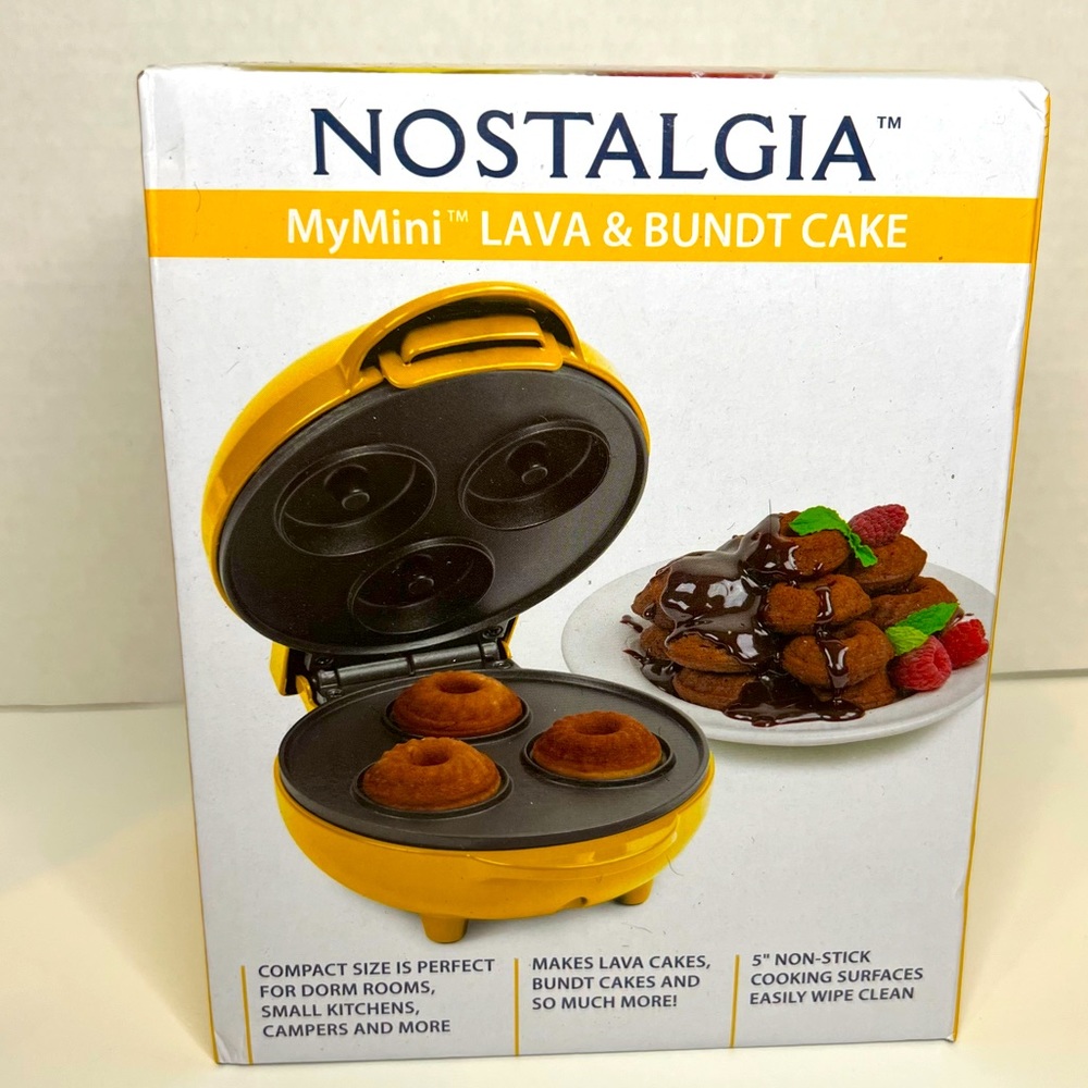 Nostalgia MyMini Lava and Bundt Cake Maker